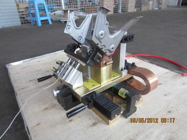 安嘉中頻逆變式凸焊機奇昊汽車系統現場案例