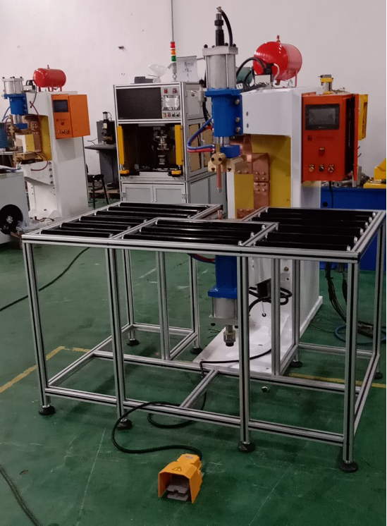 電池鋁箱自動點焊機(jī)