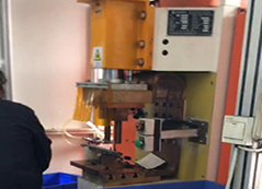 座椅滑軌滑芯加強(qiáng)塊點(diǎn)焊機(jī)定制項(xiàng)目介紹